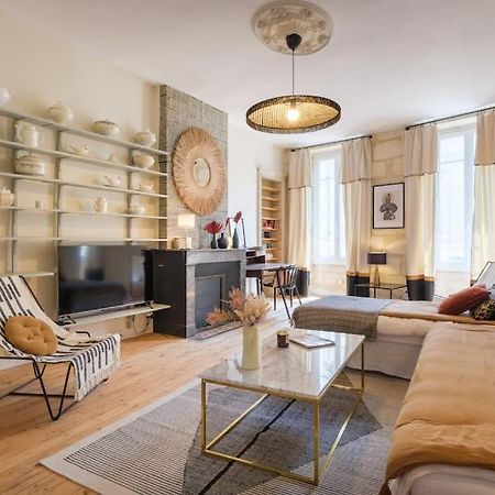 Appartement Avec Son Patio Dans Centre Historique De Bourg מראה חיצוני תמונה