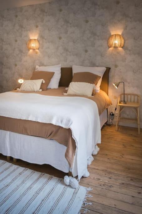 Appartement Avec Son Patio Dans Centre Historique De Bourg מראה חיצוני תמונה