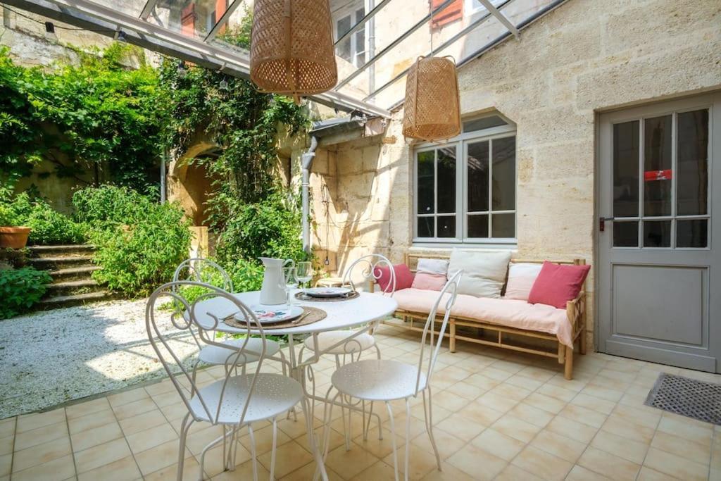 Appartement Avec Son Patio Dans Centre Historique De Bourg מראה חיצוני תמונה