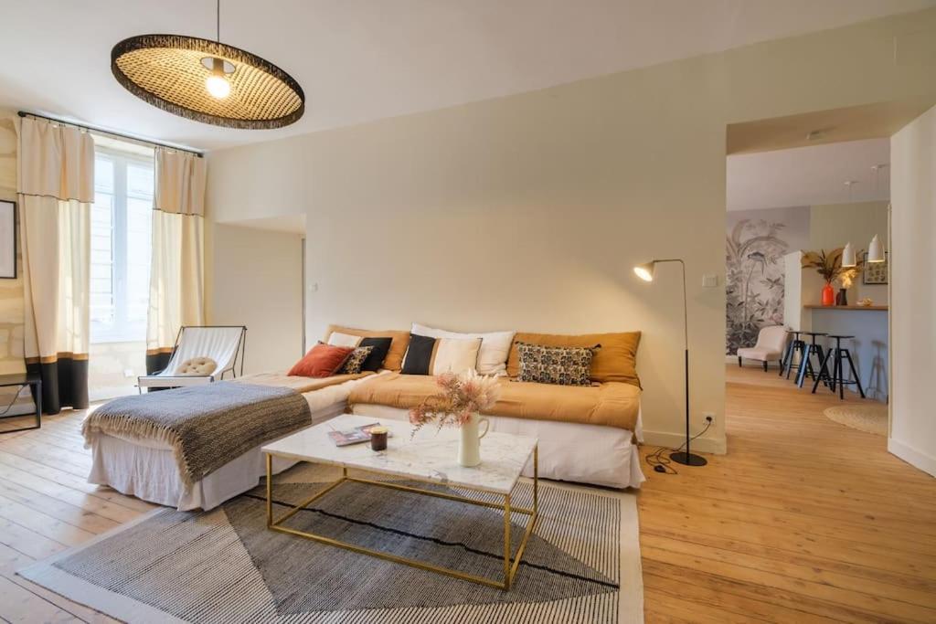 Appartement Avec Son Patio Dans Centre Historique De Bourg מראה חיצוני תמונה