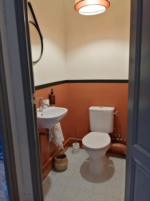 Appartement Avec Son Patio Dans Centre Historique De Bourg מראה חיצוני תמונה