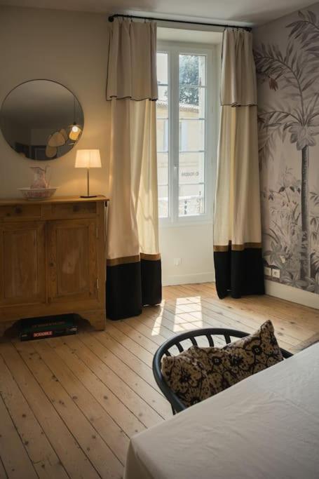 Appartement Avec Son Patio Dans Centre Historique De Bourg מראה חיצוני תמונה