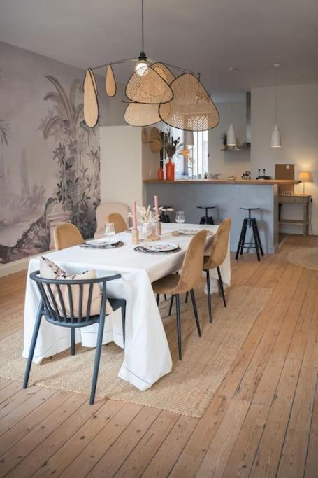 Appartement Avec Son Patio Dans Centre Historique De Bourg מראה חיצוני תמונה