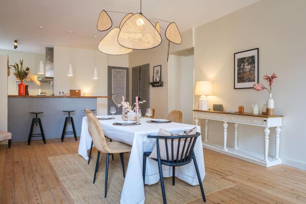 Appartement Avec Son Patio Dans Centre Historique De Bourg מראה חיצוני תמונה
