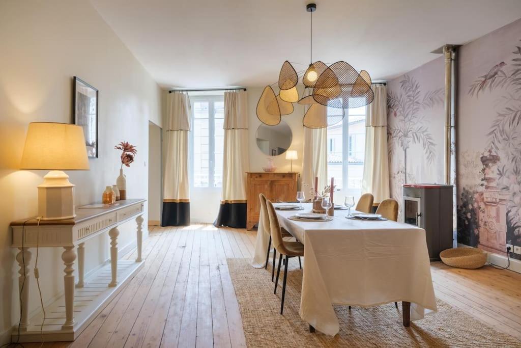 Appartement Avec Son Patio Dans Centre Historique De Bourg מראה חיצוני תמונה