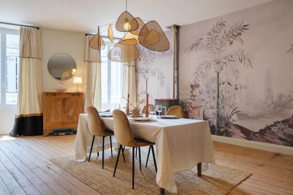 Appartement Avec Son Patio Dans Centre Historique De Bourg מראה חיצוני תמונה